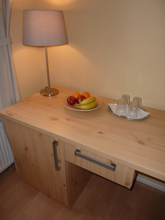 Apartments And Suites Kremnica Pokoj fotografie