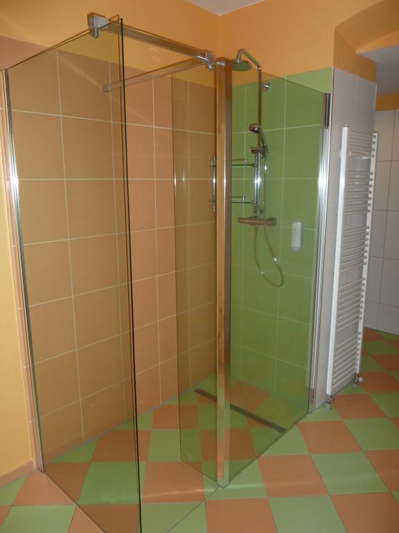 Apartments And Suites Kremnica Pokoj fotografie